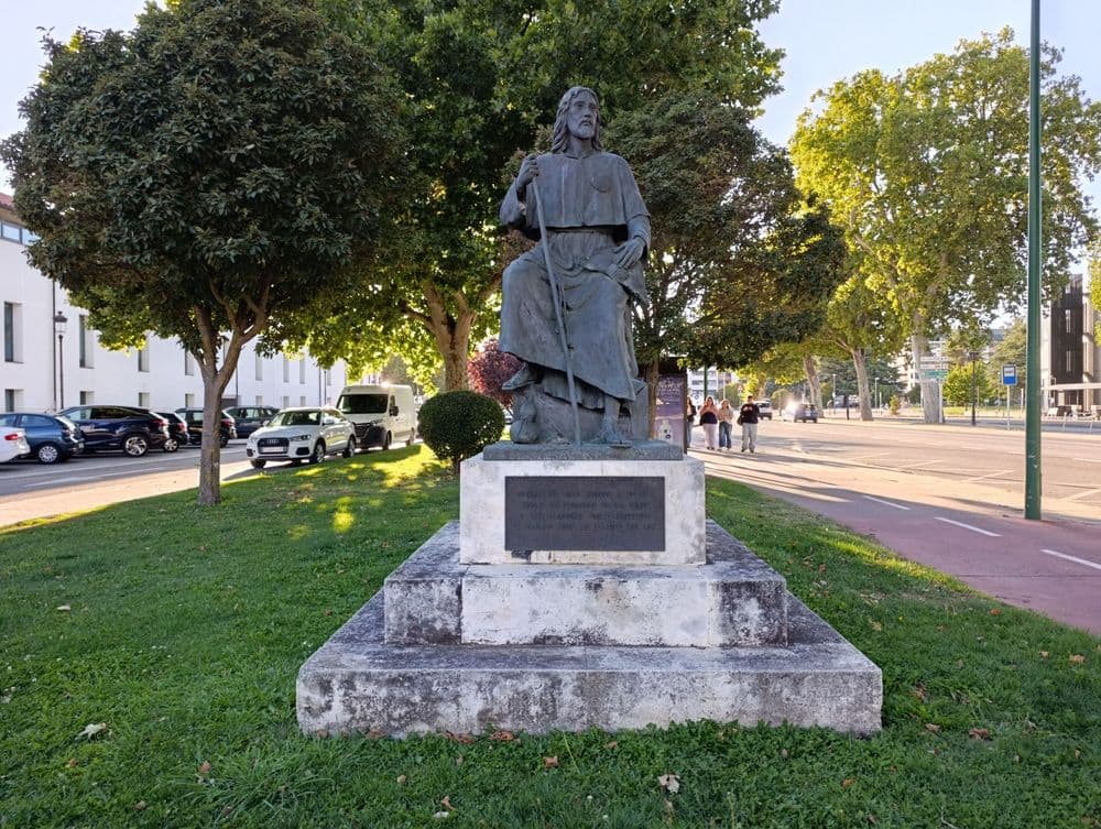 Estatua homenaje al Peregrino
