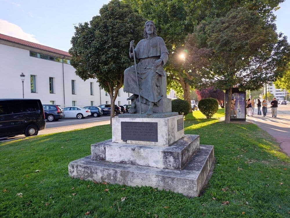 Estatua homenaje al Peregrino