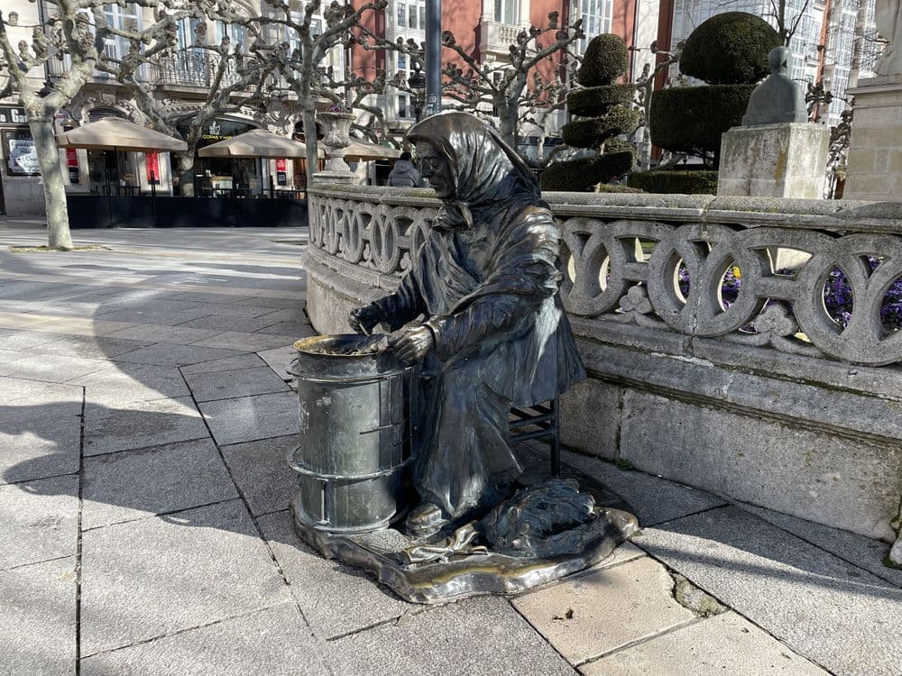 Estatua de la Castañera