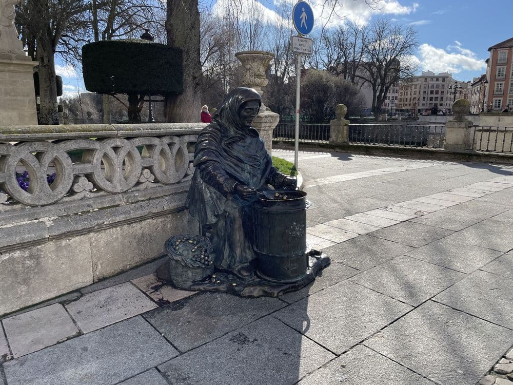 Estatua de la Castañera