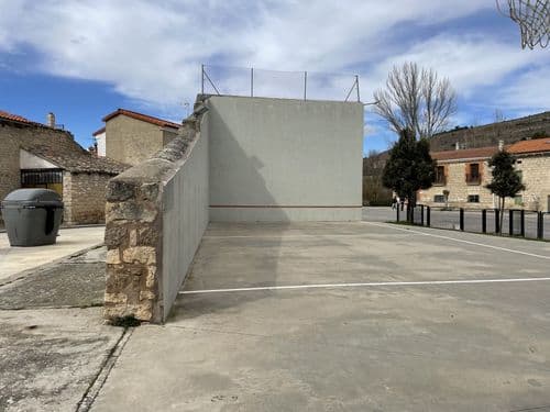 Frontón de Cañizar de Argaño