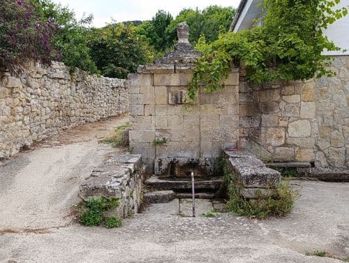 Fuente medieval de Valpuesta