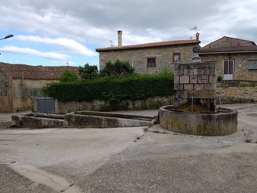 Fuente y abrevadero de La Piedra