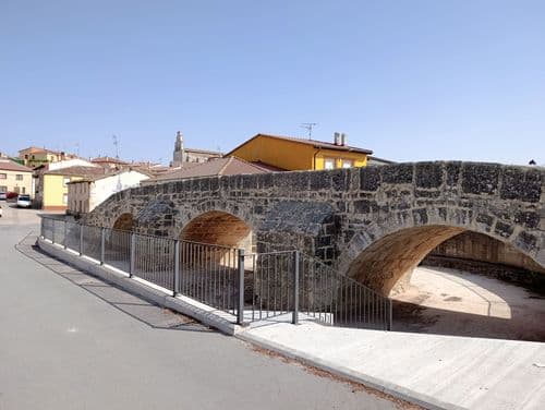 Puente Histórico de Villangómez