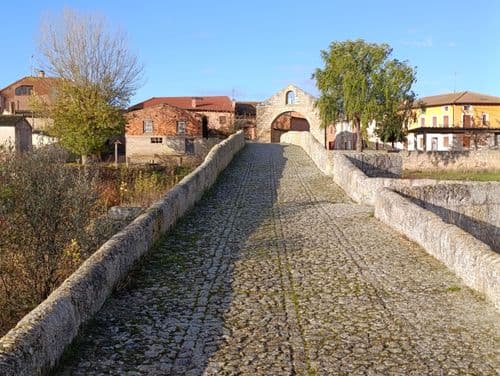 Puente medieval de Villasandino