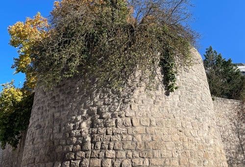 Torreón de Doña Lambra