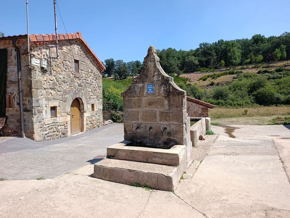 Conjunto de Fuente y Lavadero de Tolbaños de Abajo