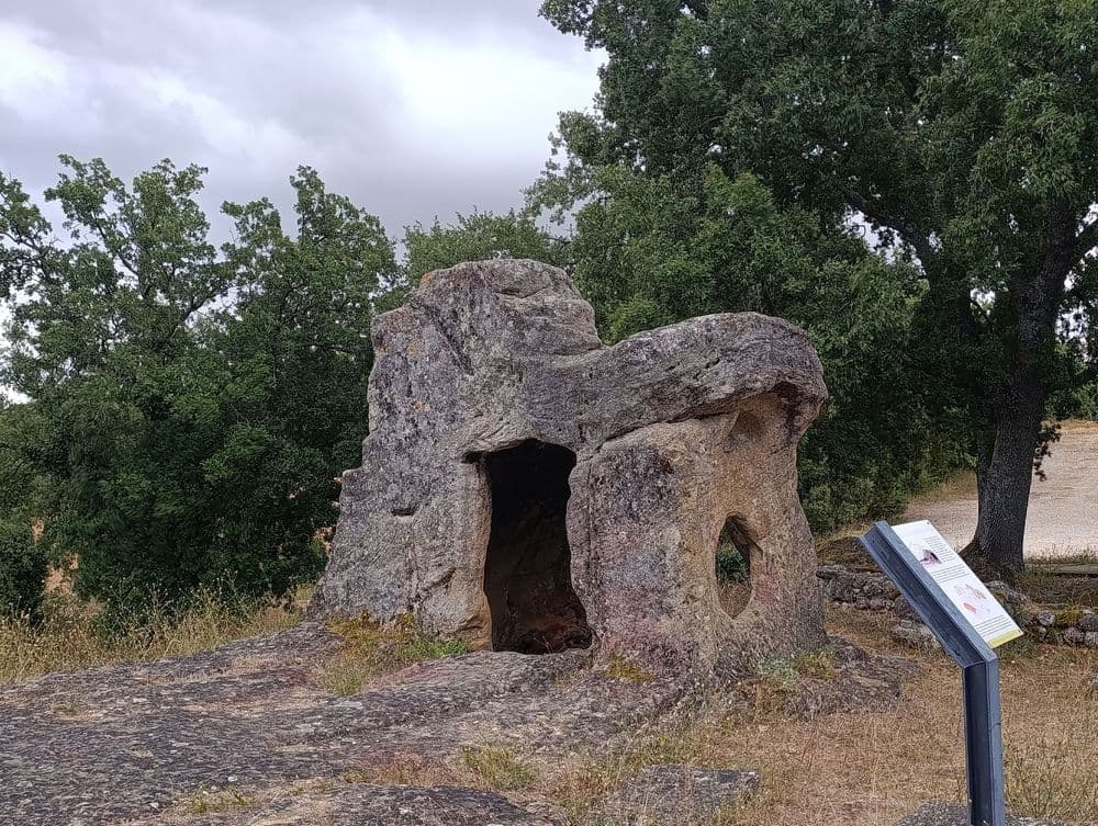 Necrópolis de Santa María de Tejuela