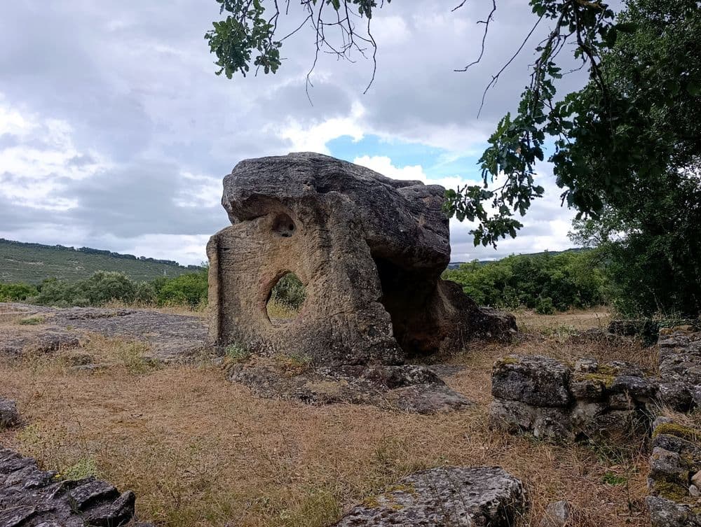 Necrópolis de Santa María de Tejuela