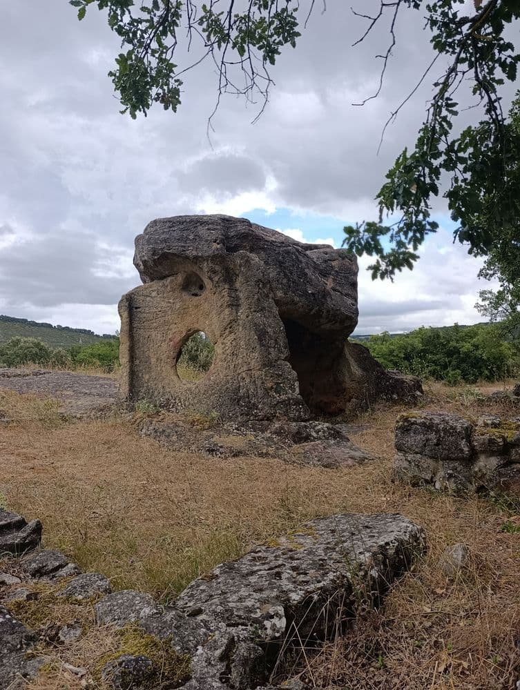 Necrópolis de Santa María de Tejuela