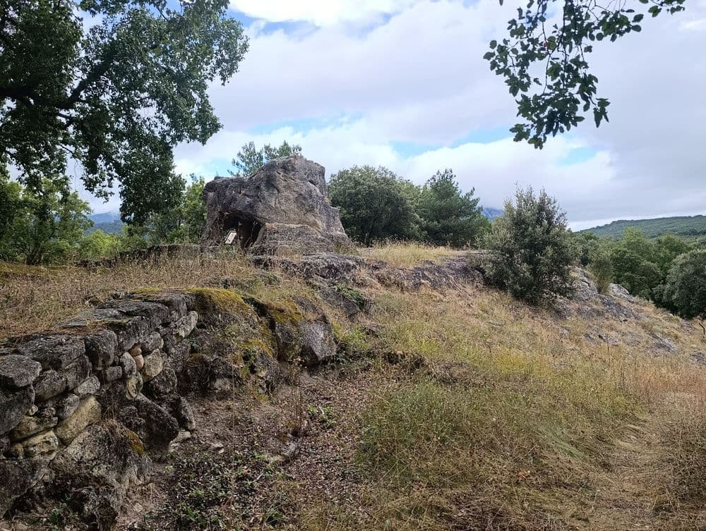 Necrópolis de Santa María de Tejuela