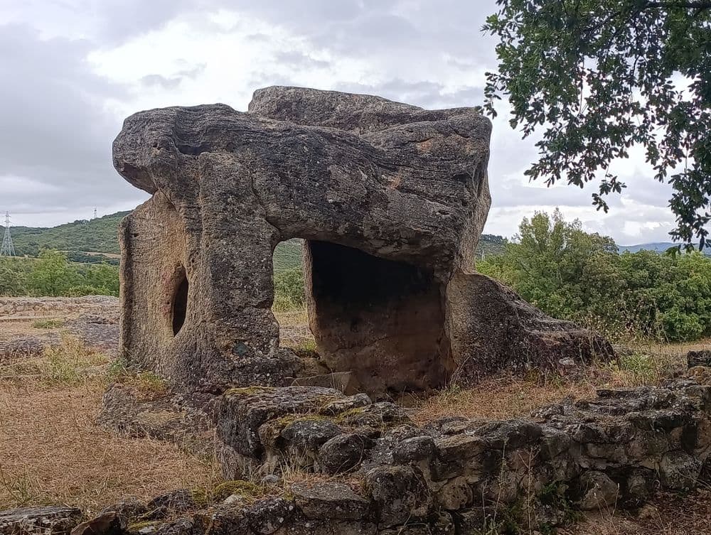 Necrópolis de Santa María de Tejuela