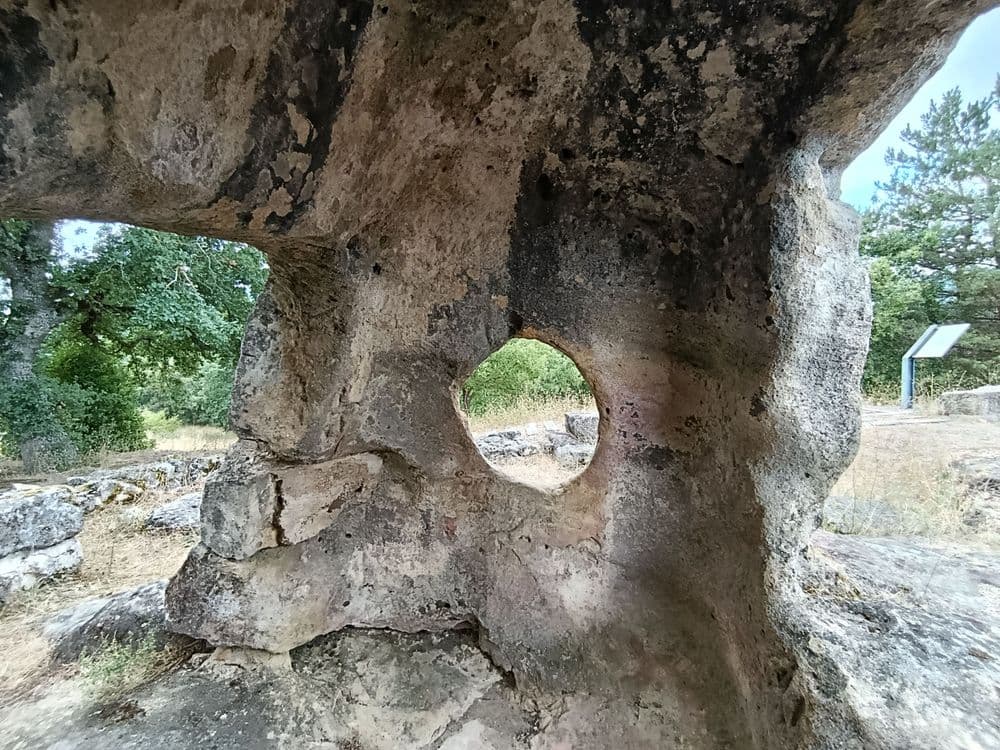 Necrópolis de Santa María de Tejuela