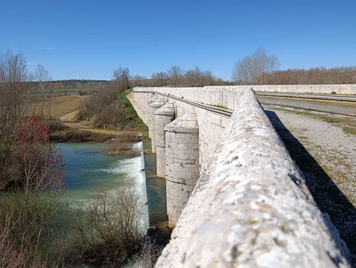 Acueducto de Abánades o Puente del Rey