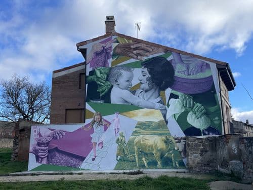 Mural "Homenaje a la mujer rural y las labores tradicionales"