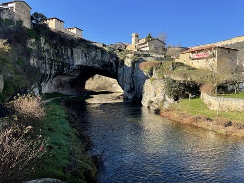 Puente natural de Puentedey